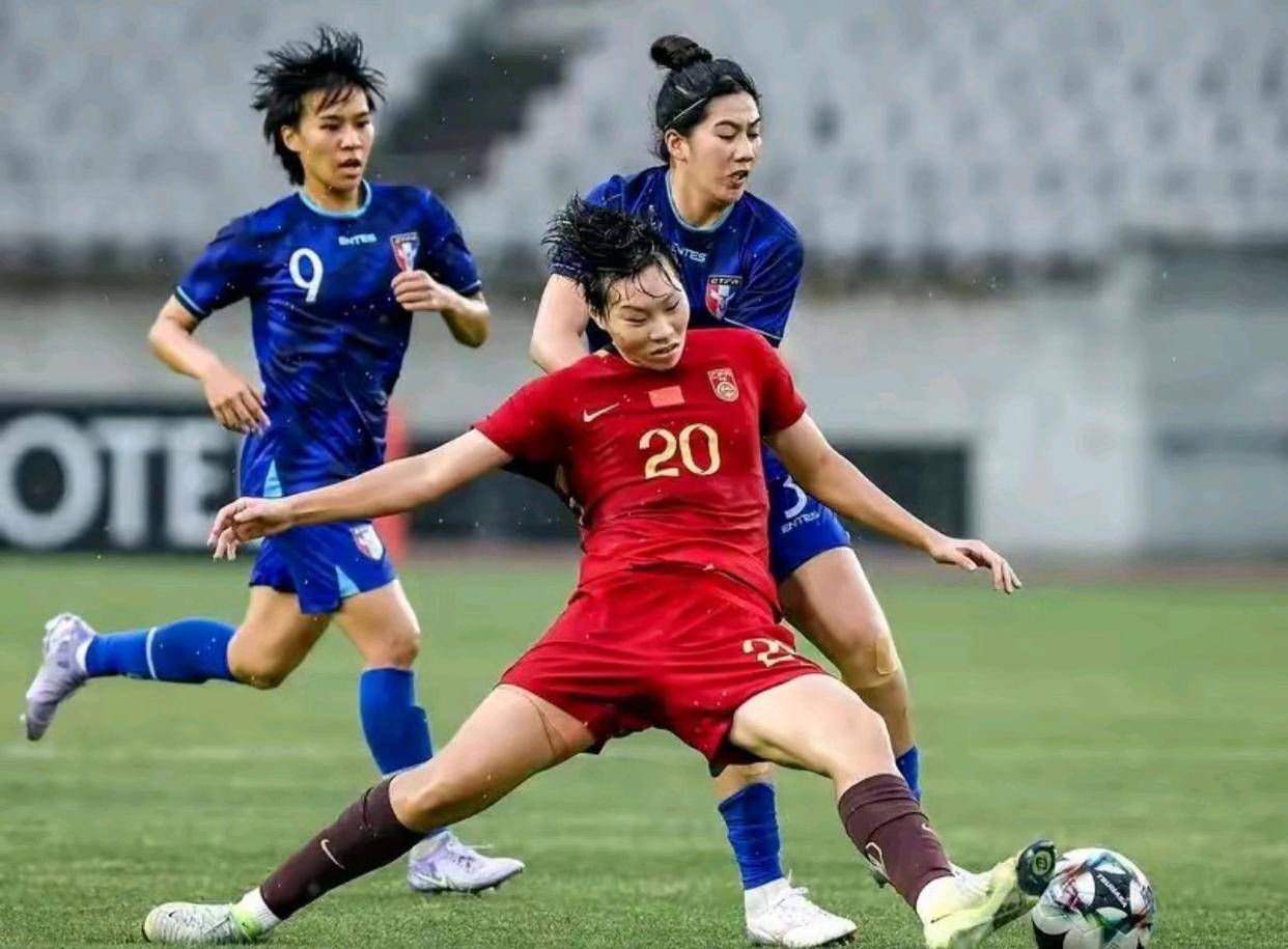 东亚杯女足赛事回顾：邵子钦三球封王，中国女足虽败犹荣