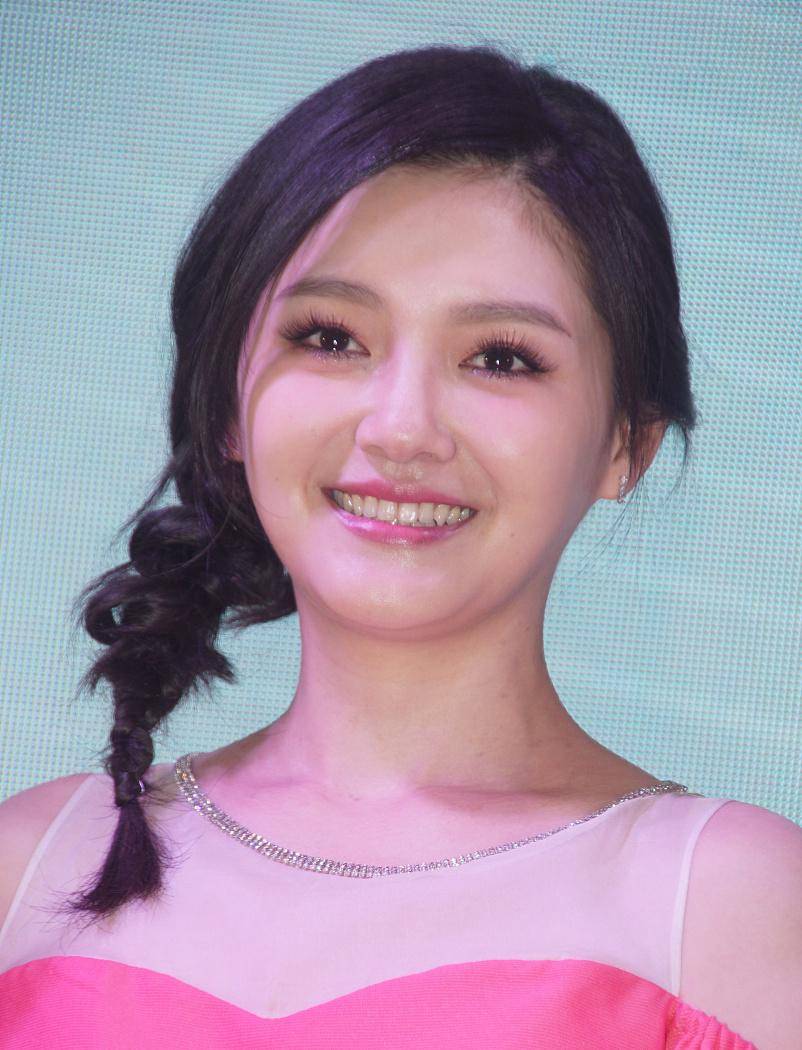 原创谁说五官立体才是美这6位大饼脸女星个个都是国色天香