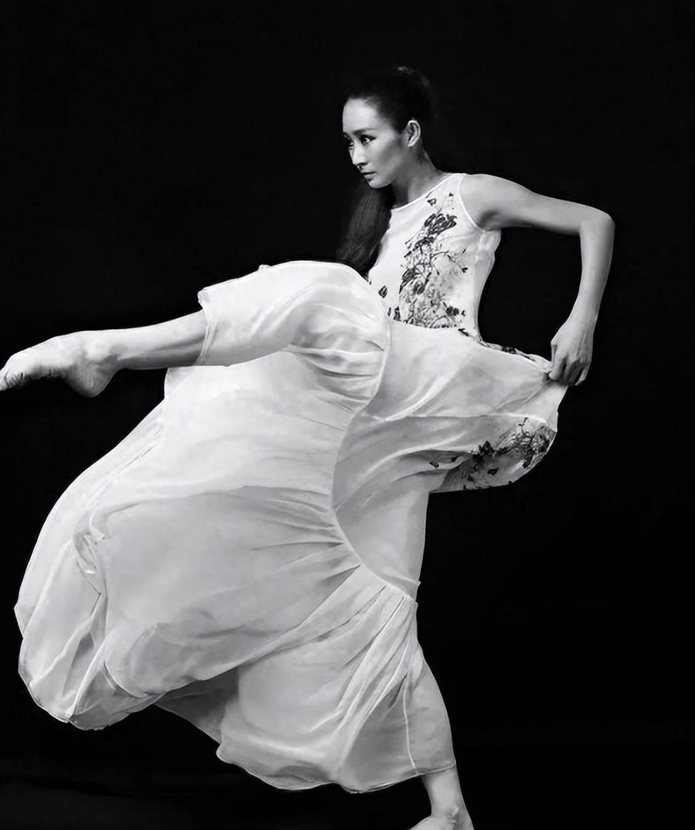 输了名气赢了自我,不和赵本山合作后,40岁王亚彬给内娱上了一课