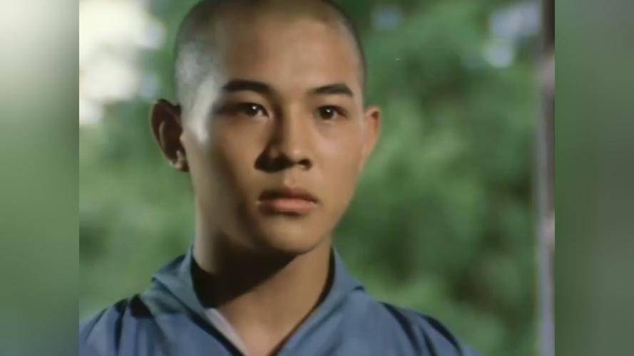 1984年,李连杰等人参加武术比试,真刀真枪差点出人命