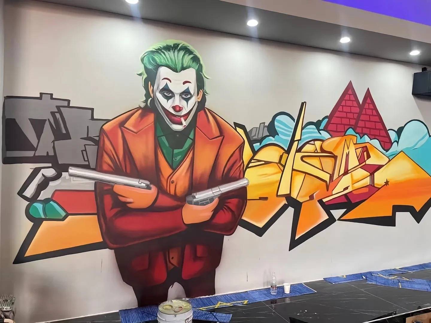 酒吧新风尚 涂鸦墙绘引领潮流