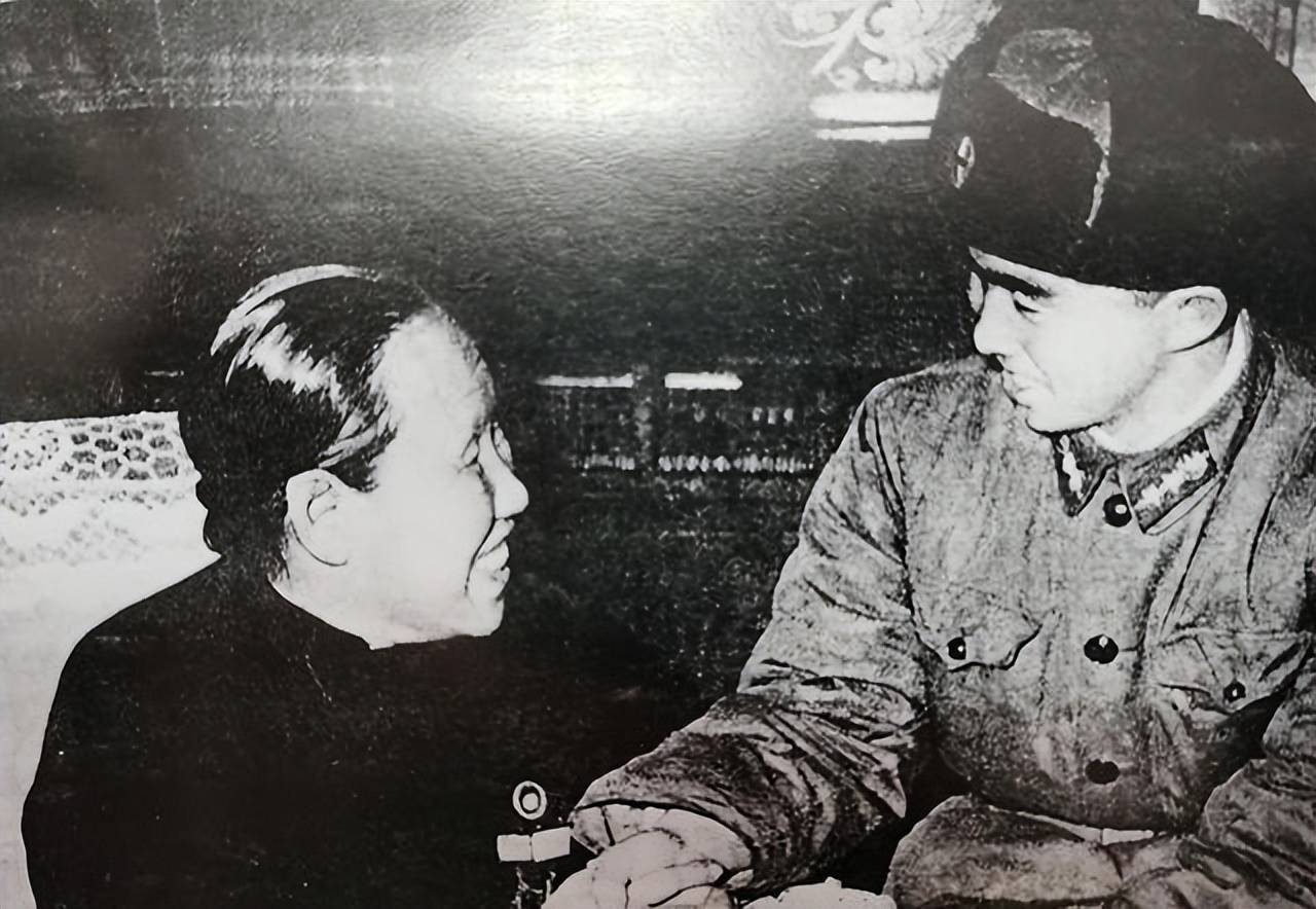 少将把儿子送到8341部队,35年后,儿子成武警部队副司令