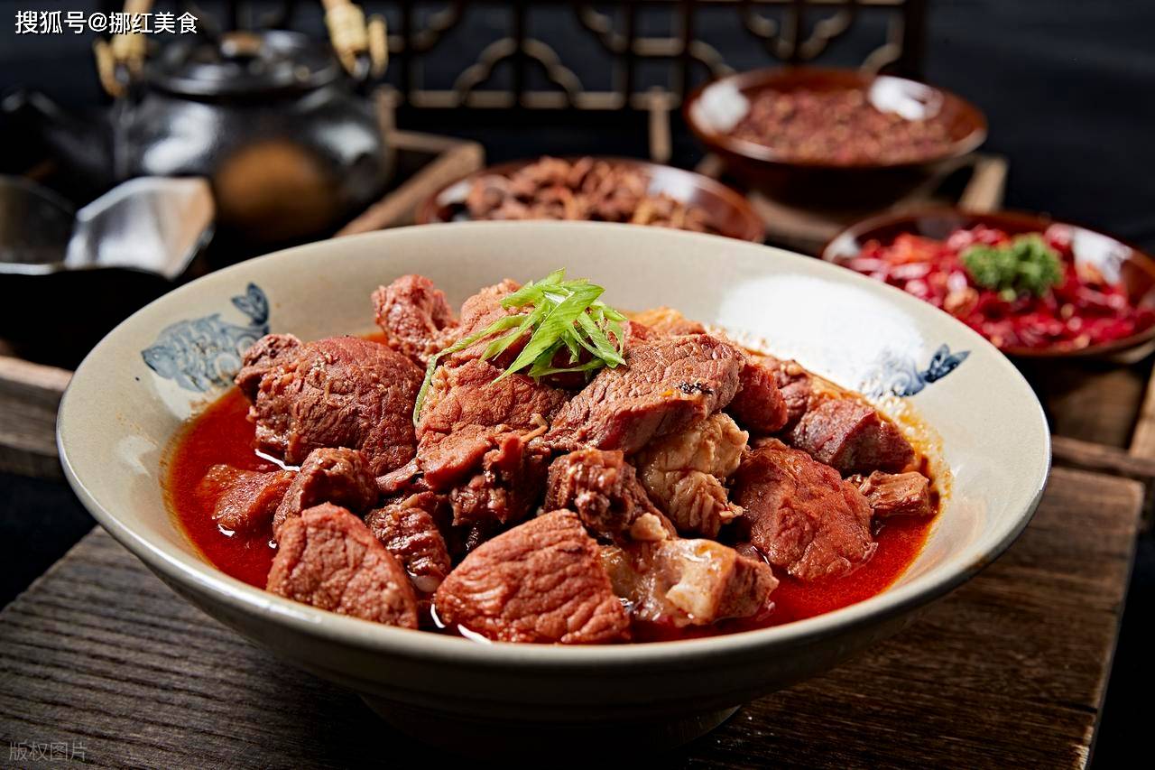 番茄牛肉牛s非常柔软可口。牢记的10个技巧，汤