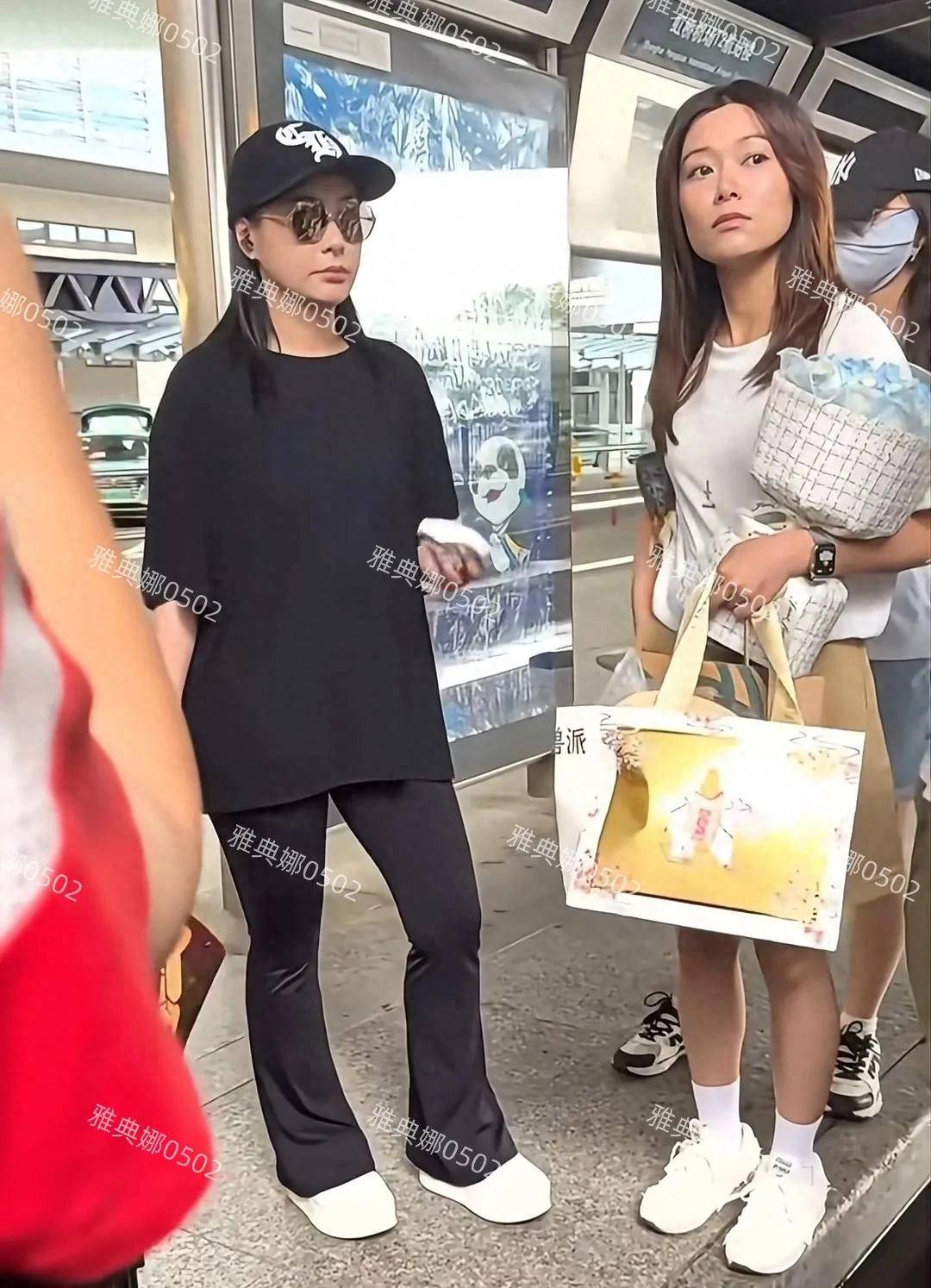 阿嬌本人不胖也不是網上說的神顏美女，個子超矮對粉絲態度很敷衍