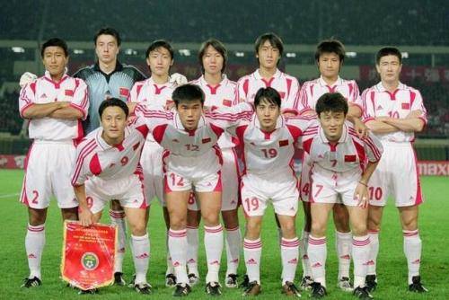 2001年10月7日：中国足球历史性出线的难忘时刻