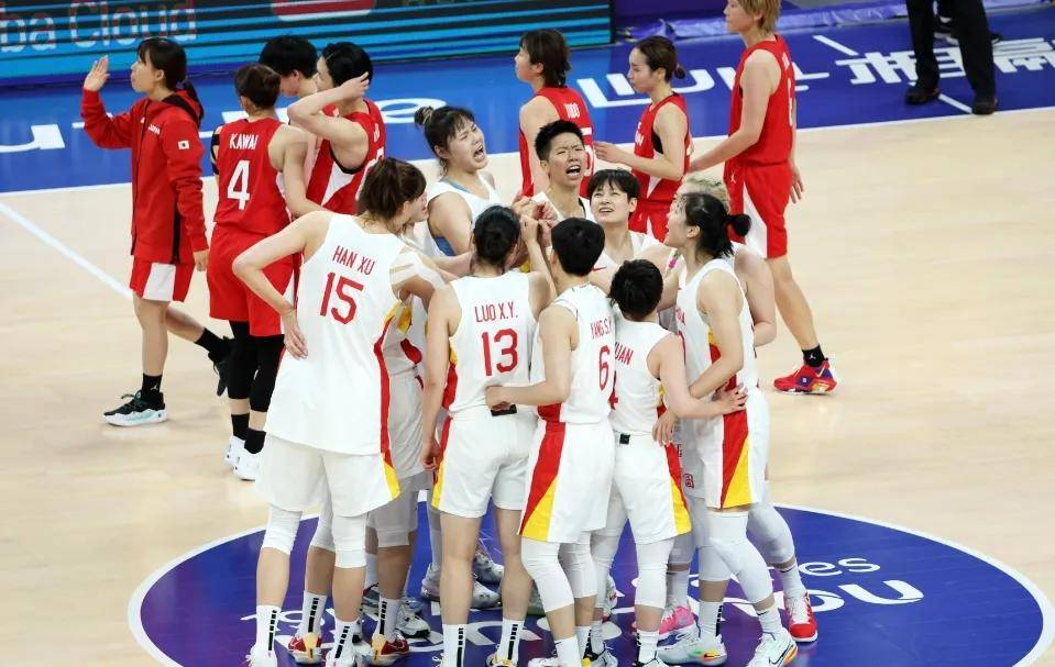 中国女篮备战世预赛：宫鲁鸣加训计划引关注，李梦等老将或无缘