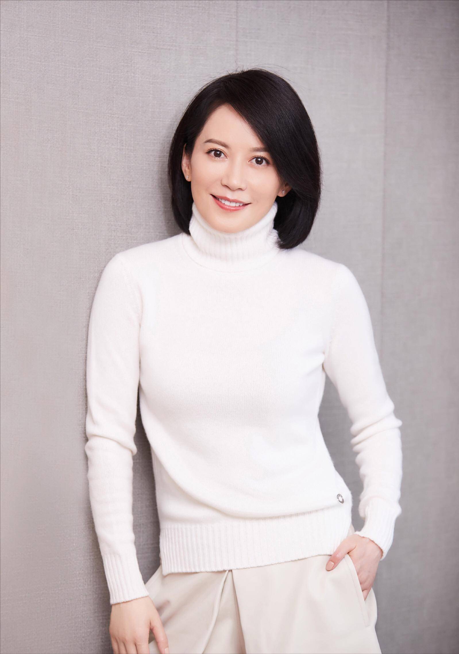 演员俞飞鸿,始终保持单身不生,背后原因和这三个男人有关