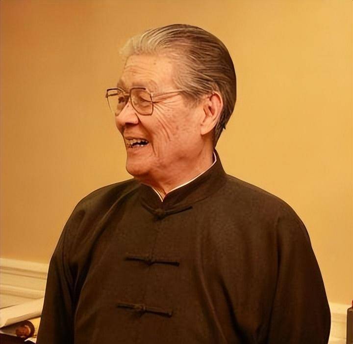 白天演员,晚上特工,隐姓埋名75年,95岁"姜子牙"传奇的一生