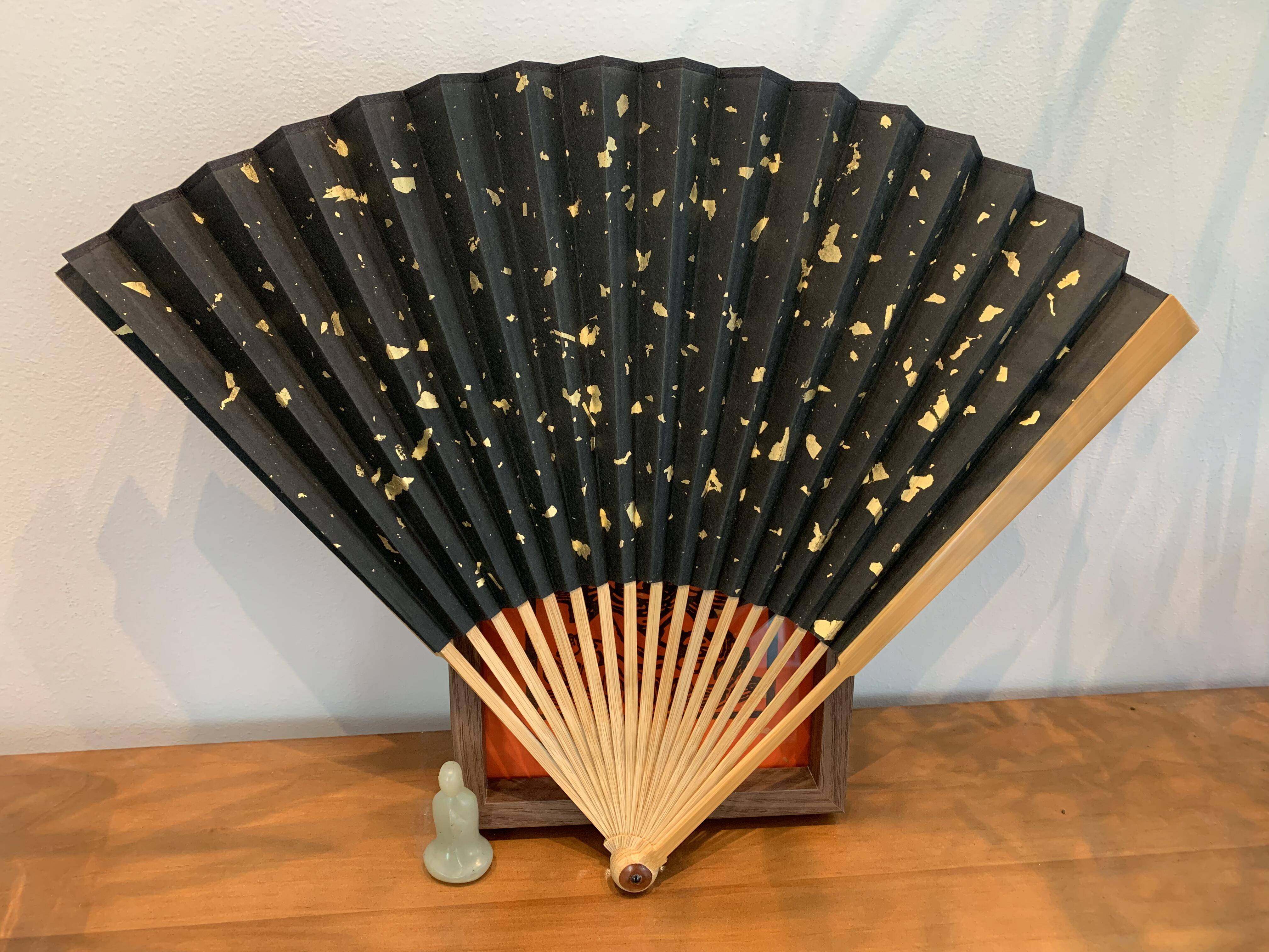 《雁回时》陈都灵的折扇有多奢华?能买北京两套房!