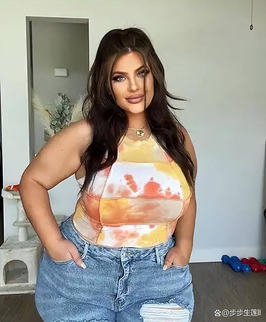 "坦克型美女中的完美曲线代表",200多斤的大码模特布鲁克!