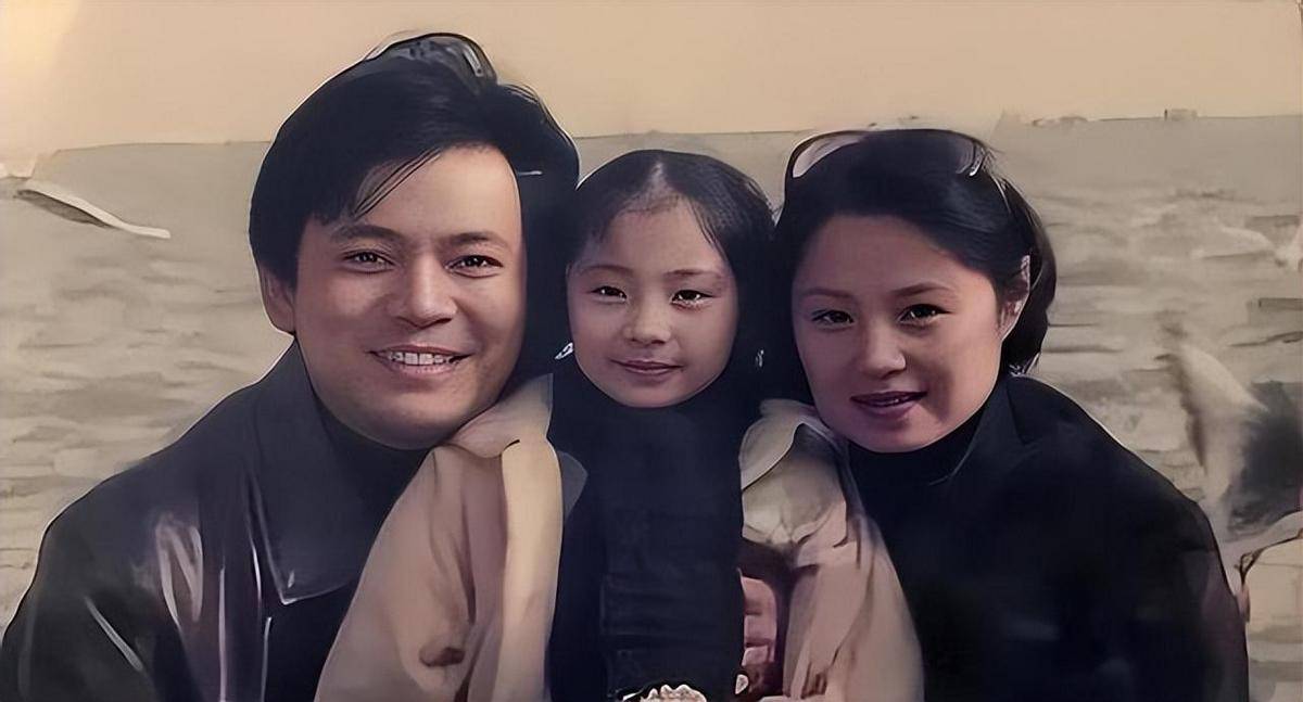 出道至今无绯闻,当看到他妻子是谁,大家就明白了