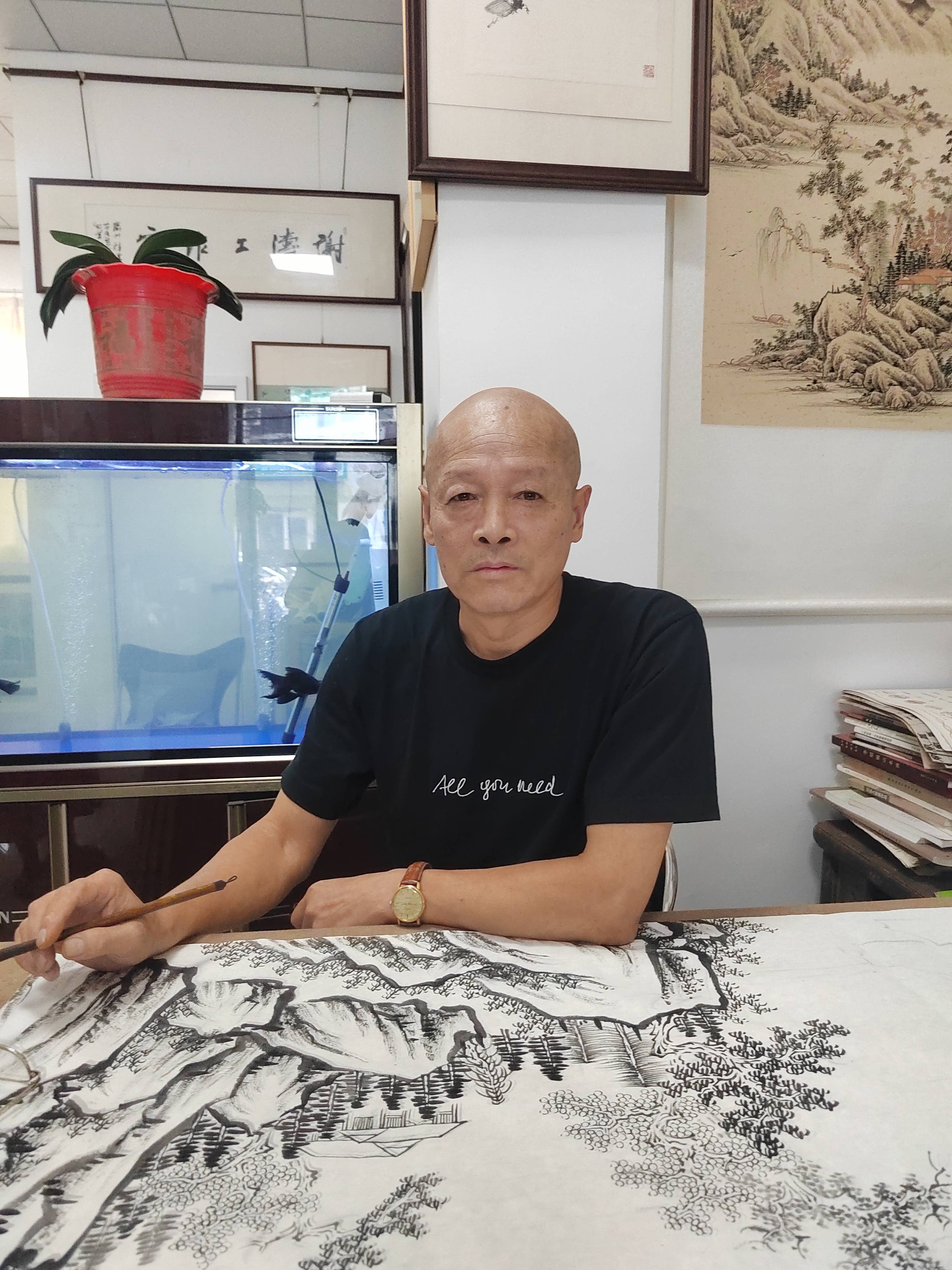 现为河南省美术家协会会员河南省书法家协会会员开封市美术家协会
