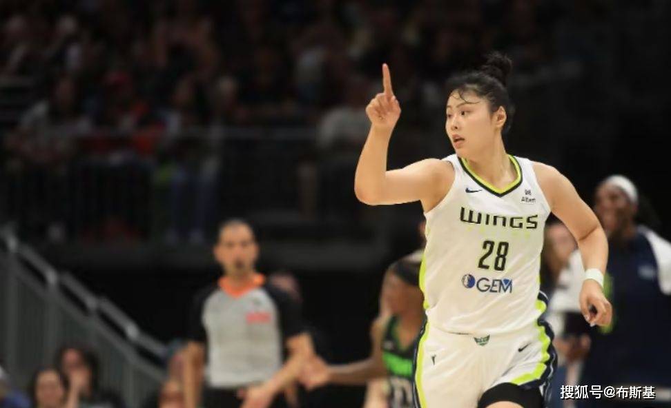 李月汝20分新纪录，从19中3到关键2+1，这波突然爆发太提气