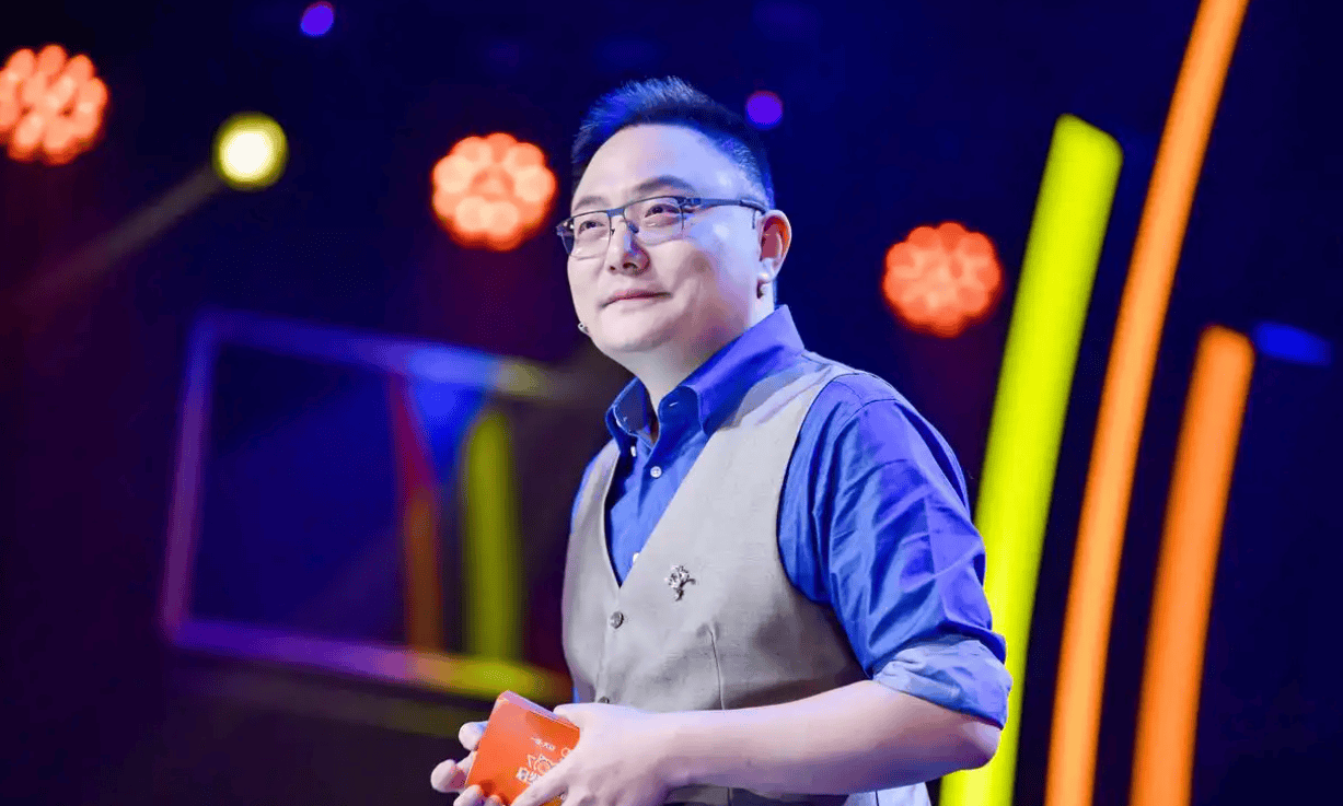 自走棋开始瞄准中老年用户,罗振宇这招太绝了!