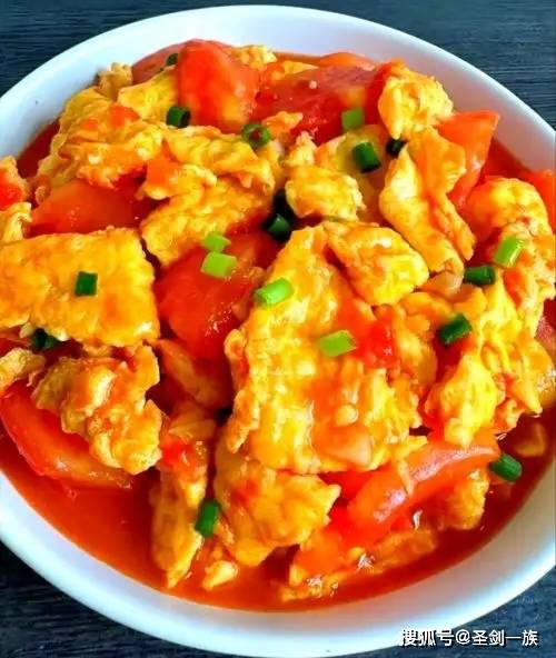 立秋后补骨佳肴，常食八款家常菜，腿脚更有力，精神更充沛__立秋后补骨佳肴，常食八款家常菜，腿脚更有力，精神更充沛