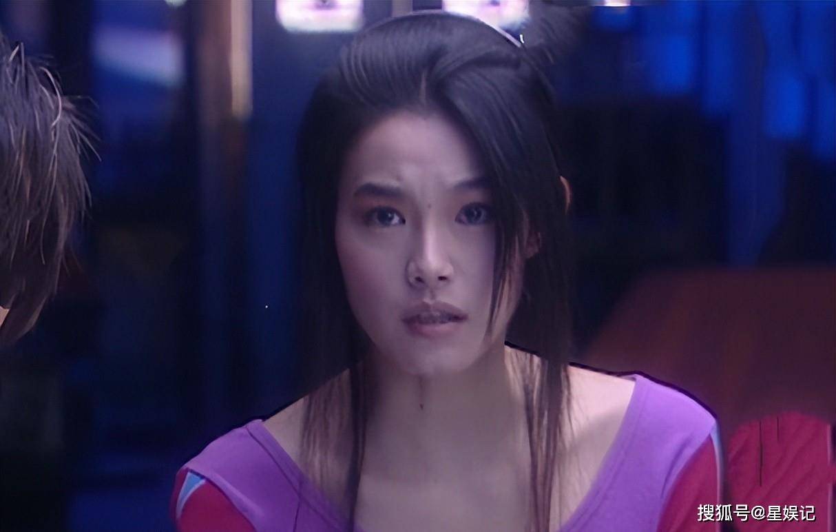 原创演员于娜年轻貌美惊艳四方却饱受抑郁困扰多年44岁显得如64岁般