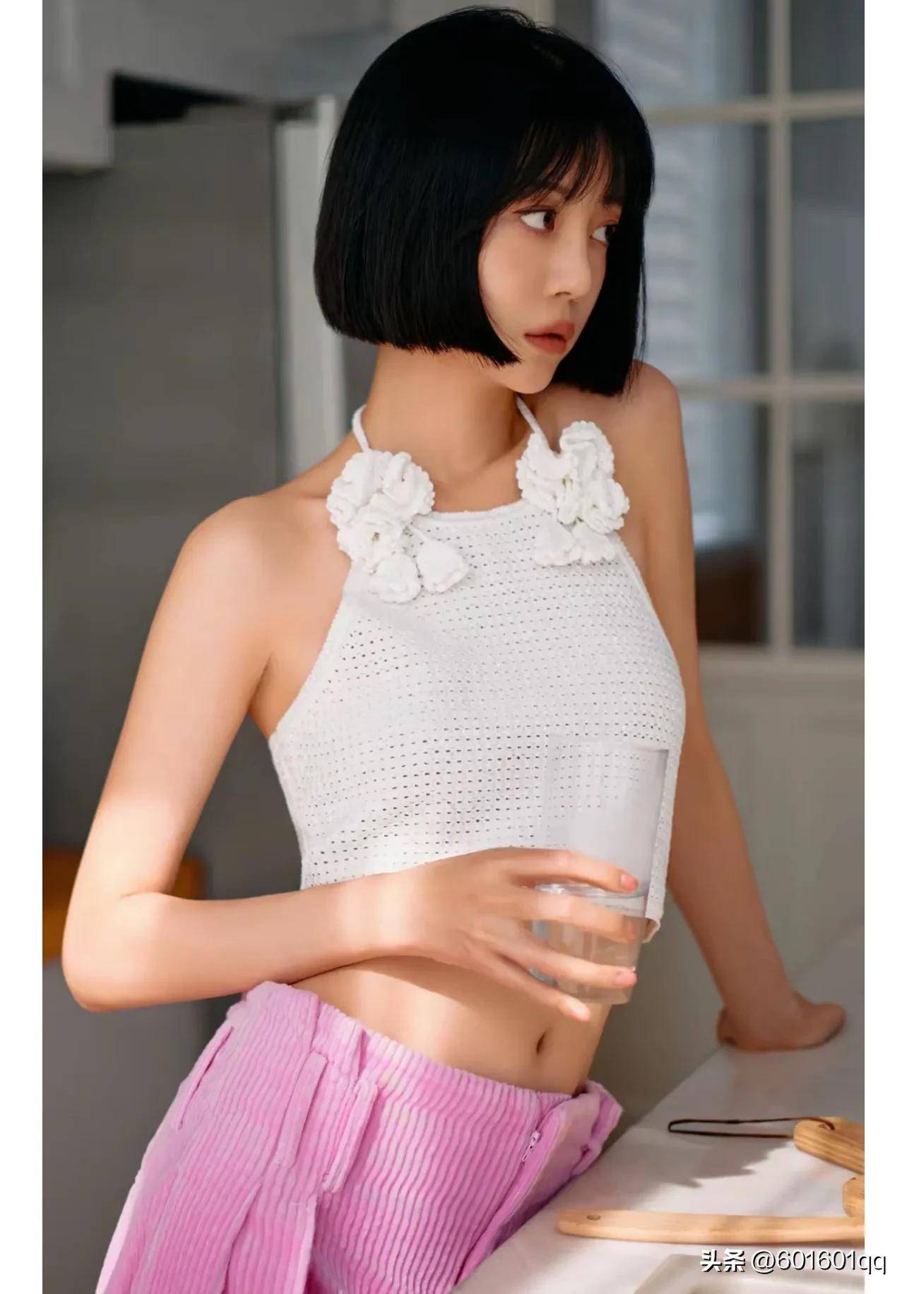 长腿少女李溪芮纯欲甜美颜值演技双在线