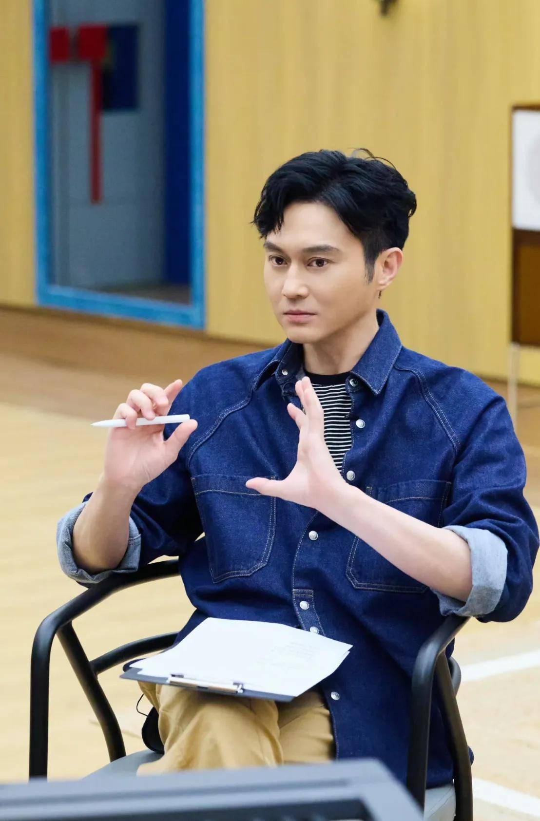 张智霖的代表作包括:《十月初五的月光》《西关大少》《白发魔女》