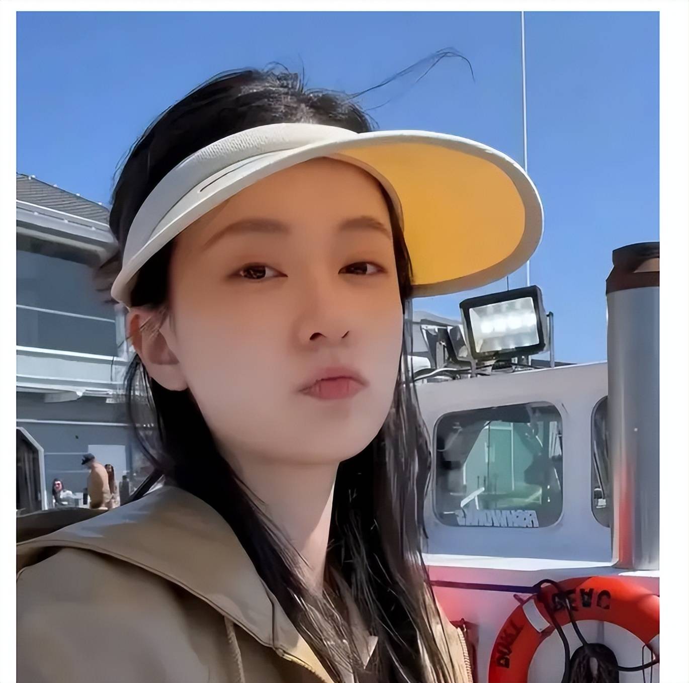 31岁乔欣和老公美国度假,越来越富态,幸福感十足!