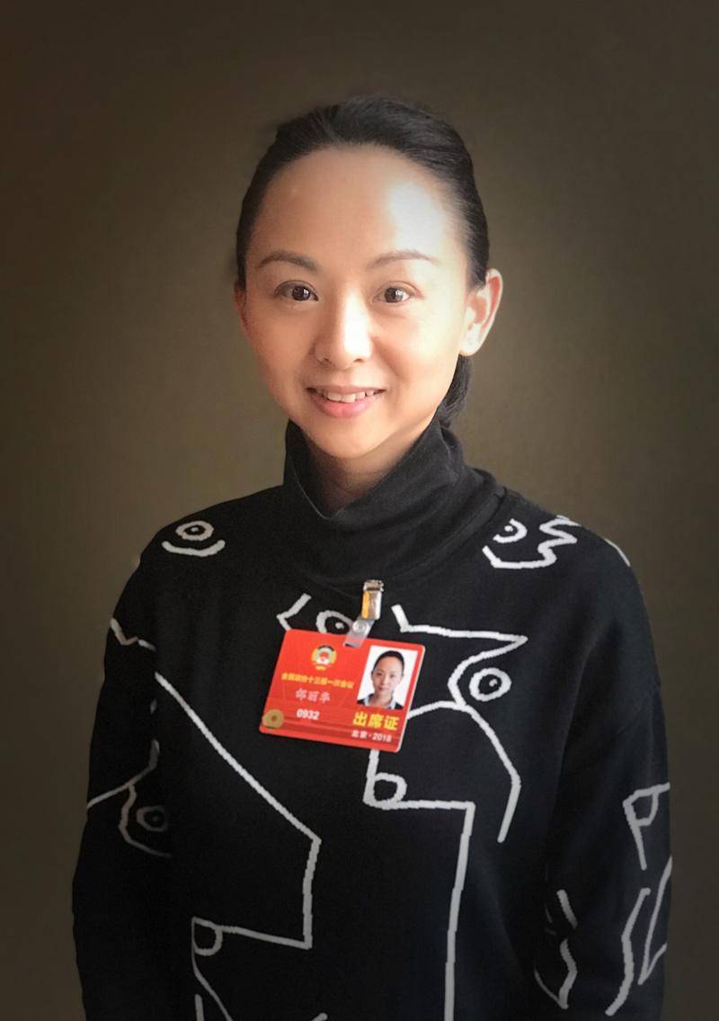 "千手观音"邰丽华:被富翁追求整整8年,最后却与高材生结婚