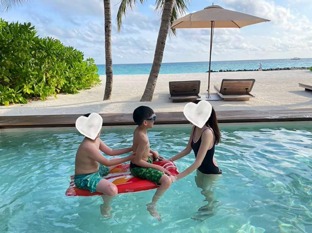 林志颖陈若仪马尔代夫度假_林志颖陈若仪双胞胎儿子马尔代夫旅行_kimi