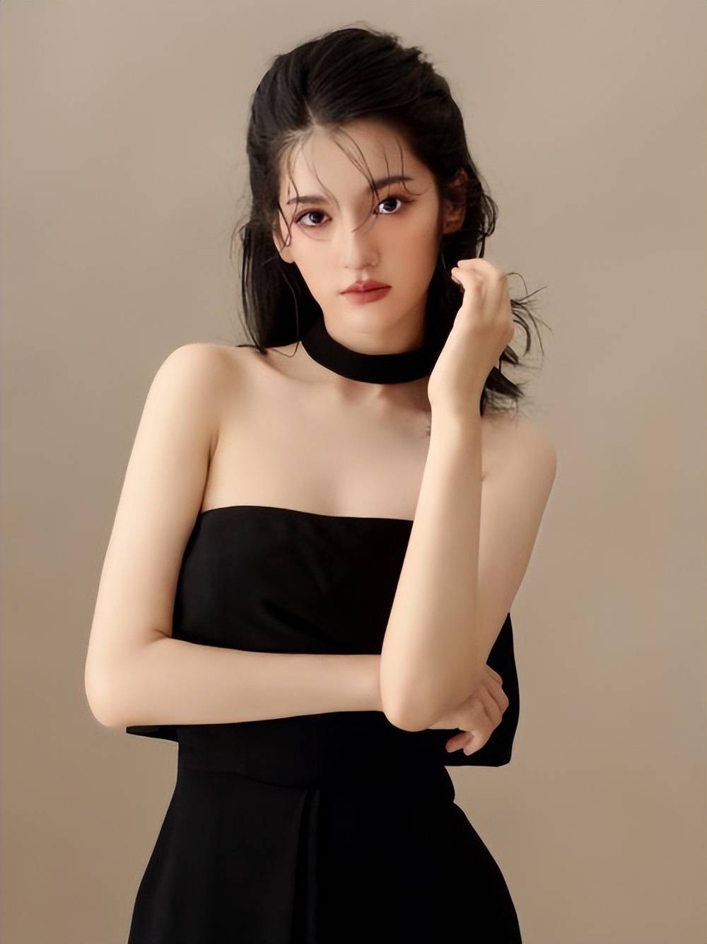 为什么新疆人五官立体 为什么新疆人五官立体