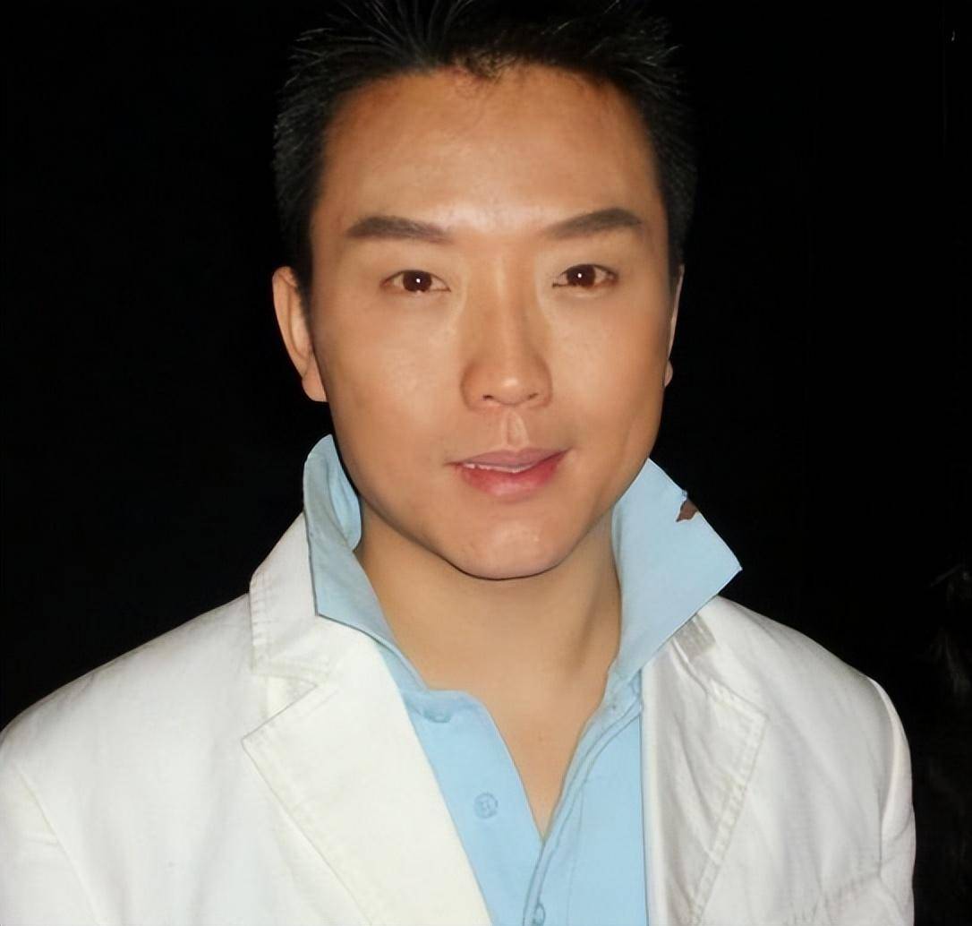 原创贵妃醉酒李玉刚是如何从要饭乞丐逆袭的