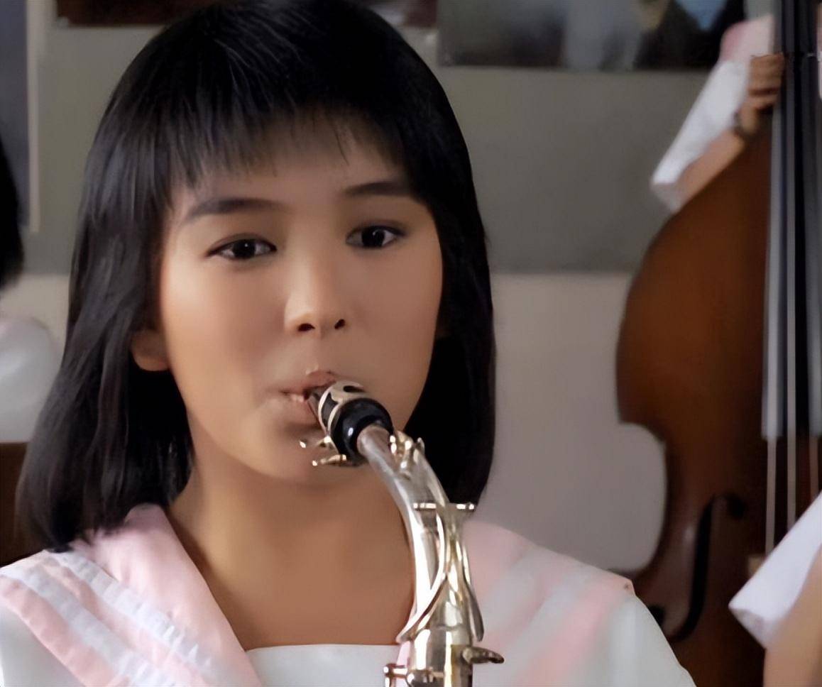 香港女神陈加玲因太漂亮被逼拍风月片隐退后今52岁成富婆