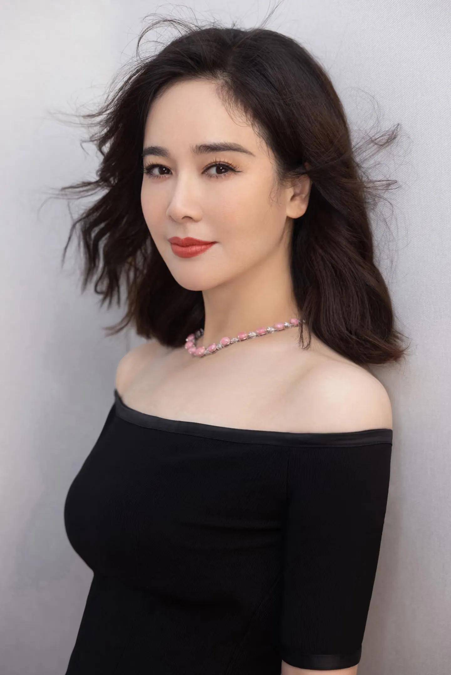 湖南书香世家的熏陶,让左小青从小接受良好教育