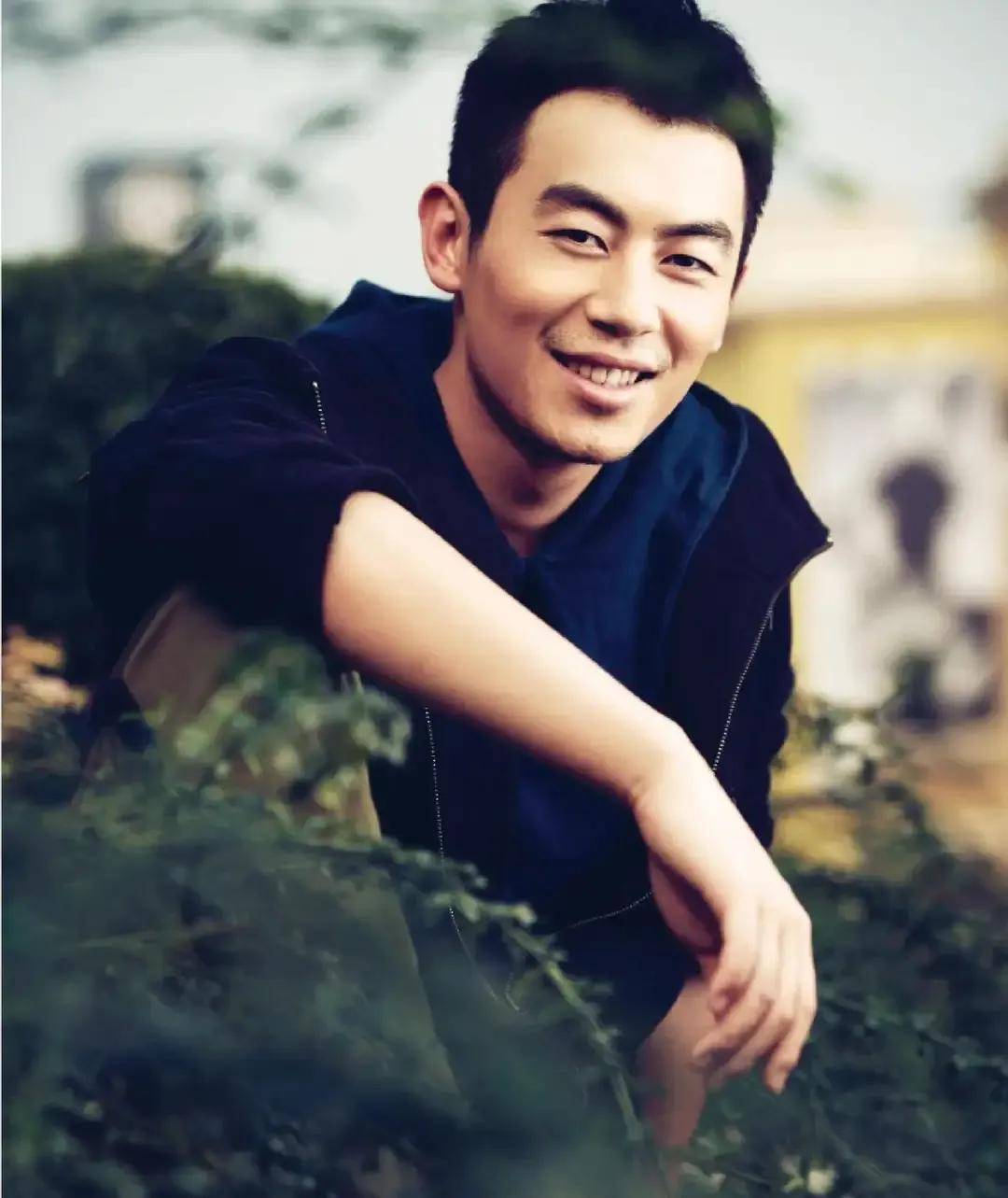 原创朱亚文结婚8年妻子不会做饭两个女儿却都成小棉袄甜蜜幸福