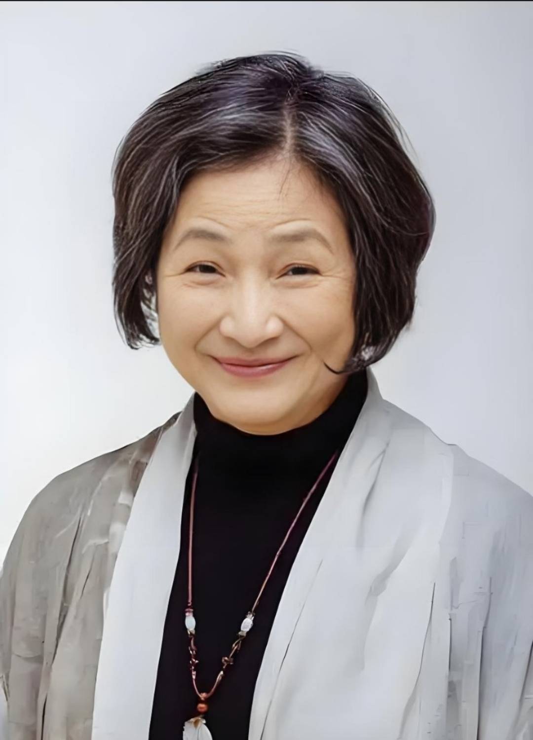 郑佩佩儿子众筹36万给洋媳妇治病,却遭网友质疑:星二代也玩这套!