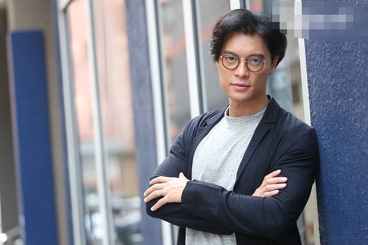 朱智贤疑与谢东闵情变!突然取消生日会忙于搬家!