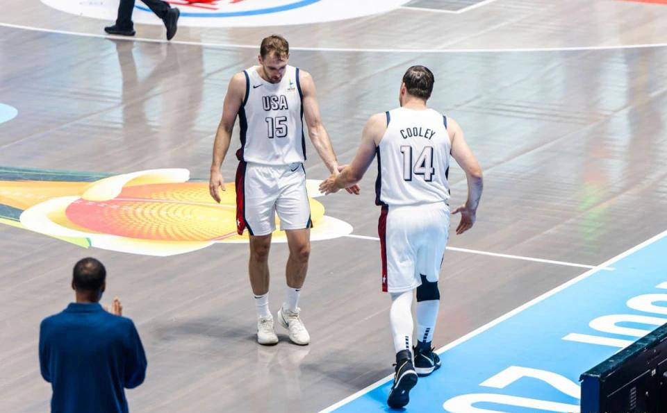 内线球员卡瓦纳在美国队的关键作用