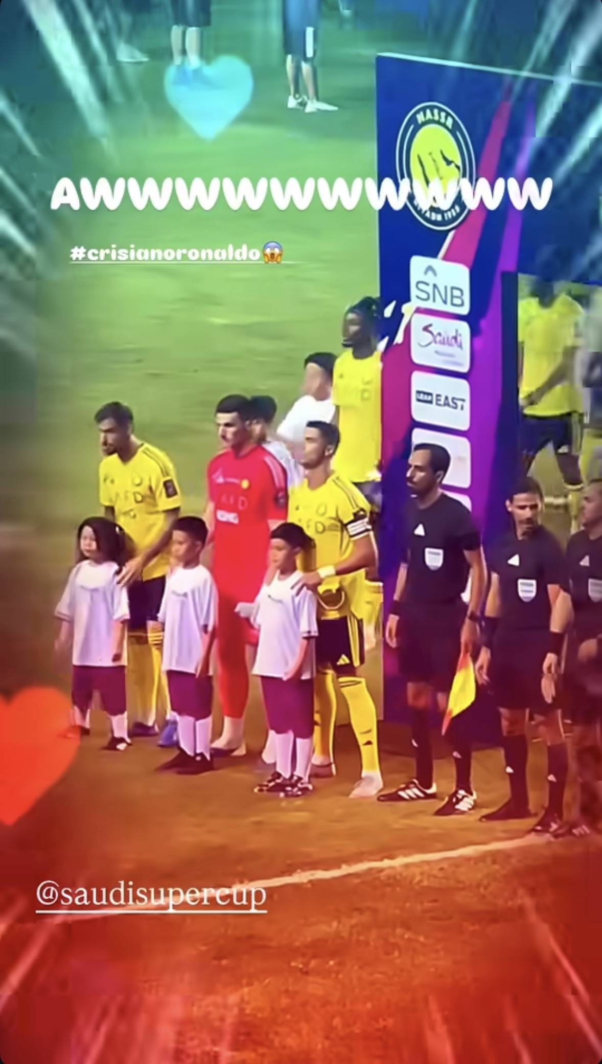 何超盈晒女儿正脸照,6岁辛阡觅同框霍启山,头发浓密长得像父亲