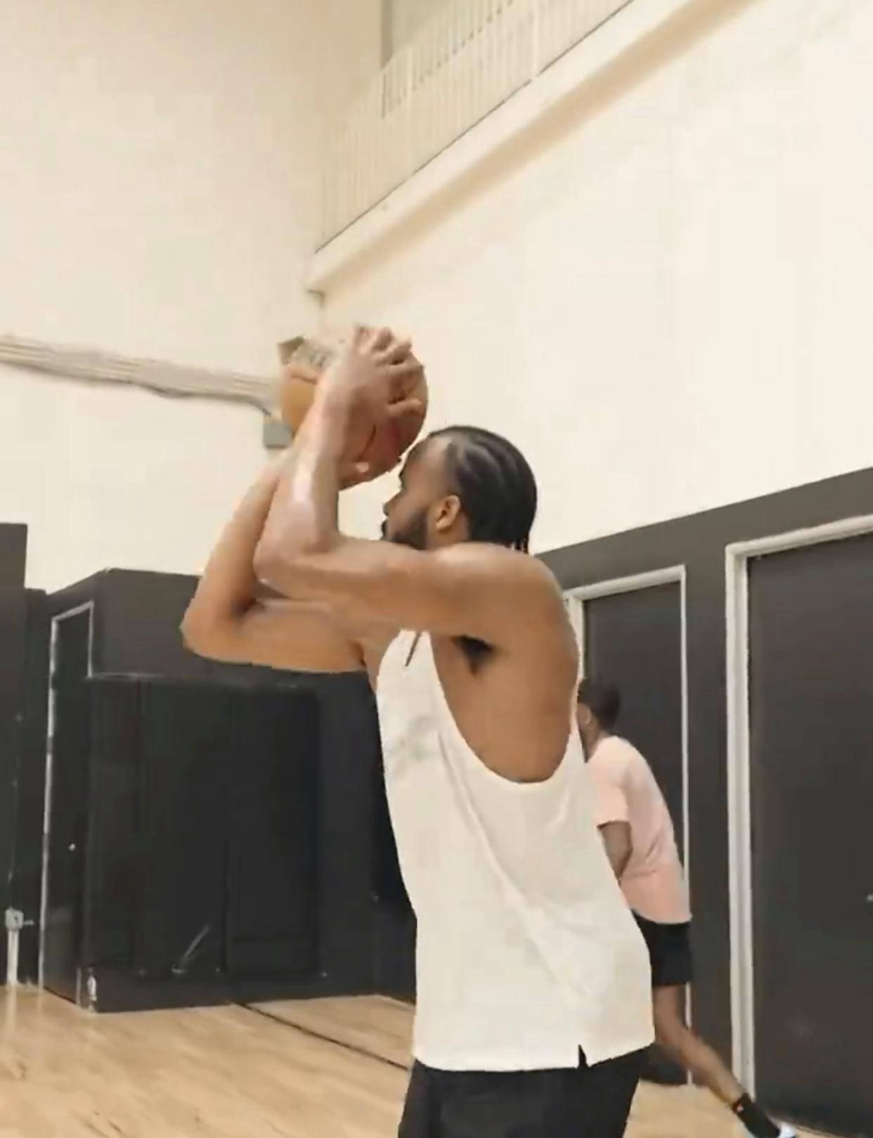 库里公开赞扬杜兰特,勇士队史总统山揭晓,穆迪投篮进步显著