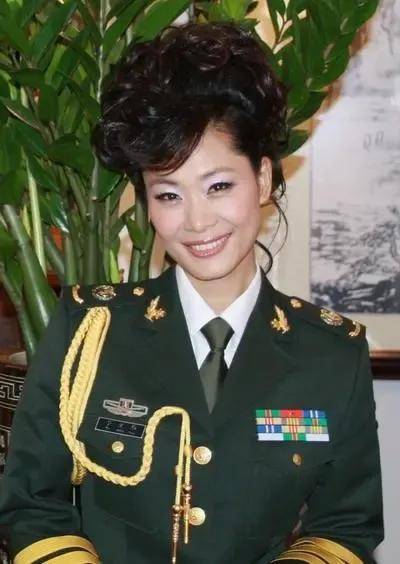 于文华:从戏曲少女到歌坛巨星一场爱与梦想交织的惊天转折与抉择
