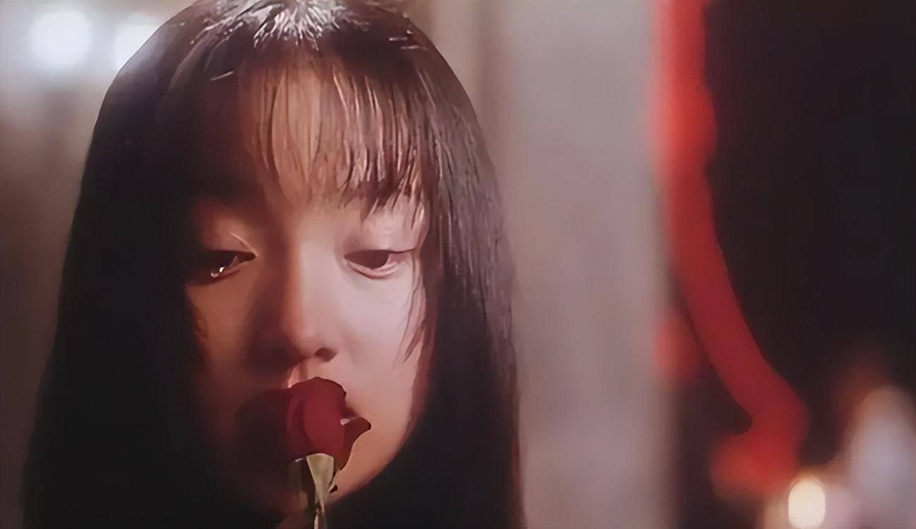 "渣女"周迅的生猛情史:她谈过9个男人,却依旧是顶流