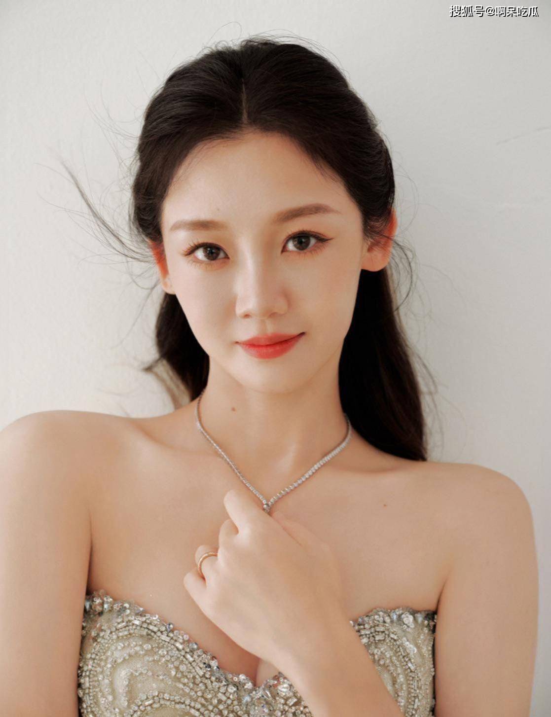 郑恺苗苗联合辟谣:否认小姨子刷8万买包,停卡传闻纯属虚构!