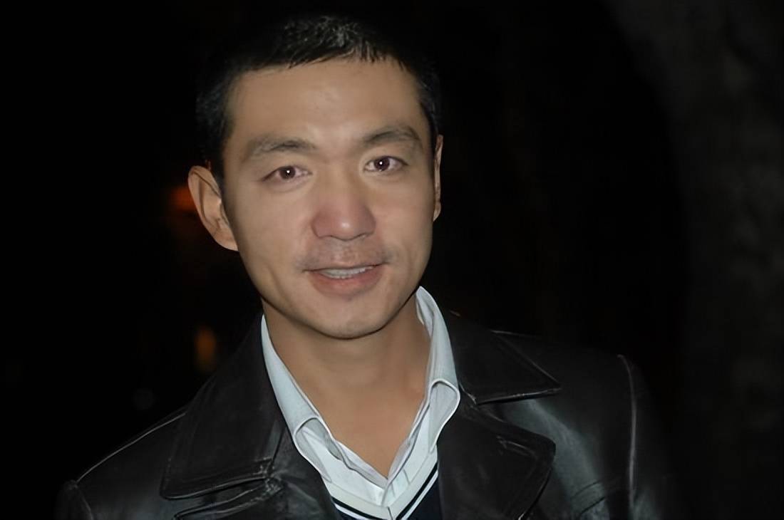 邢佳栋:曾因打架被北电开除,演技一级棒,却几十年不温不火