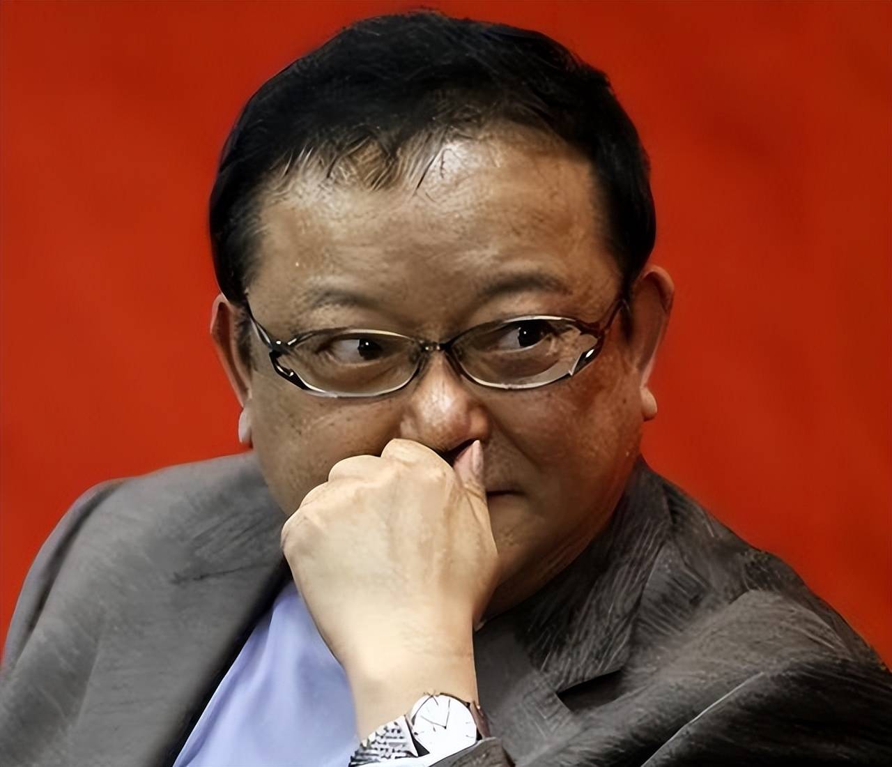 事实证明,被传移民美国的王刚,现在已经走上了另一条大道!