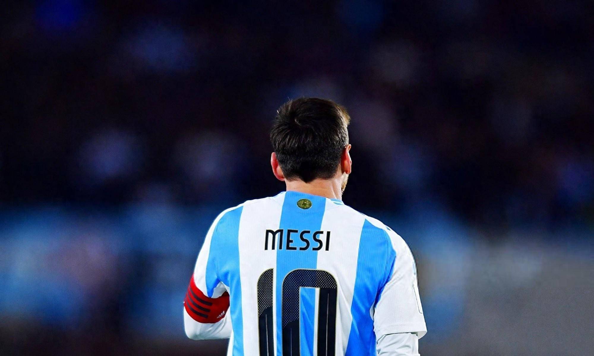 梅西c罗"梅开二度"排名引争议,差距明显谁更强?