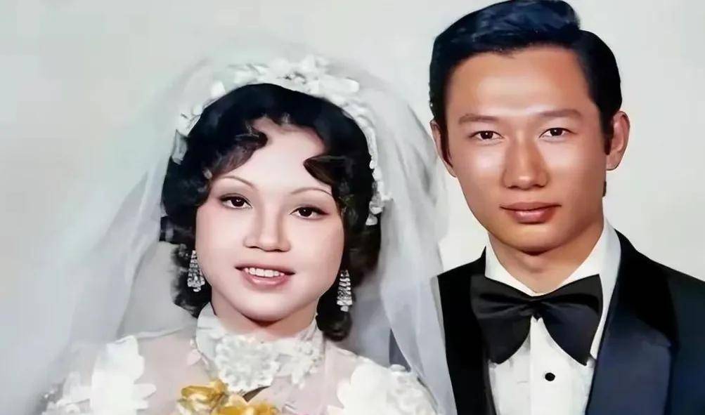 她击败林志玲,34岁成富士康女主人,曾馨莹究竟做对了什么?