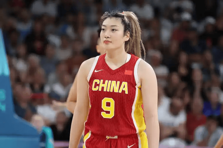 女篮换帅？48岁名帅驰援，篮协官宣，李梦回归揭晓，宫鲁鸣看懂了