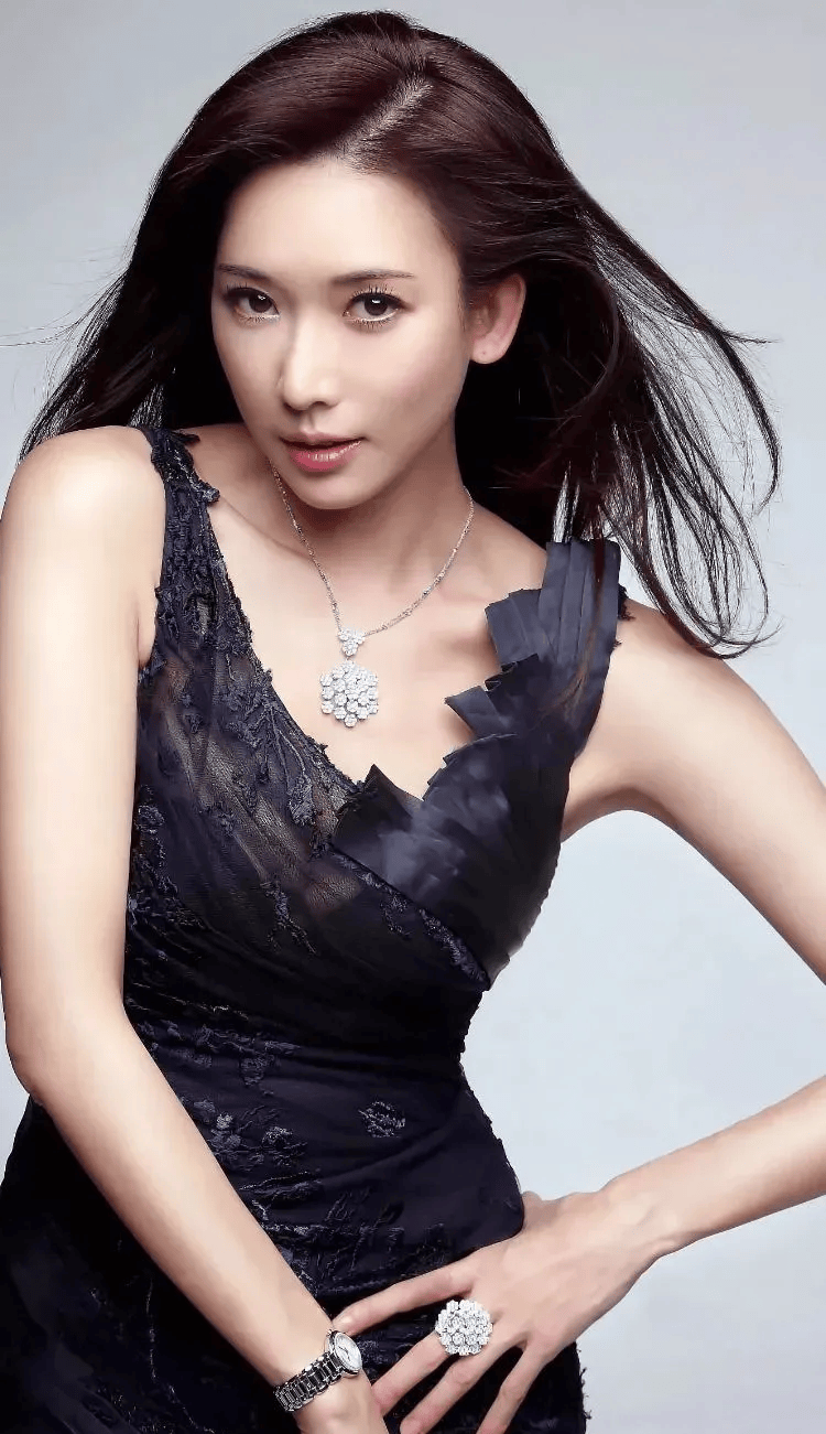 林志玲,肤白貌美,性感高挑