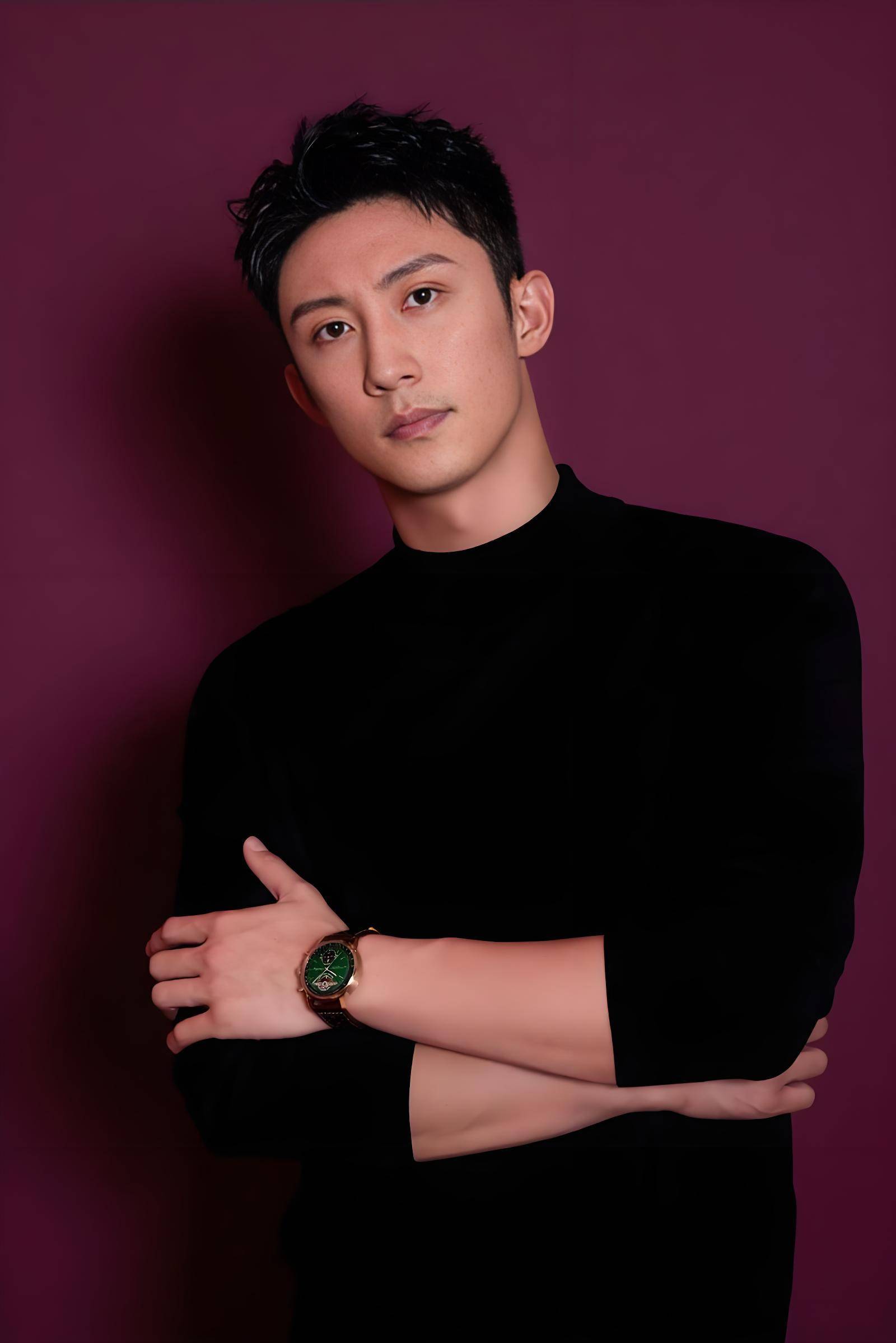 顶流男星又被前妻曝大瓜,一个孩子被他打流产了