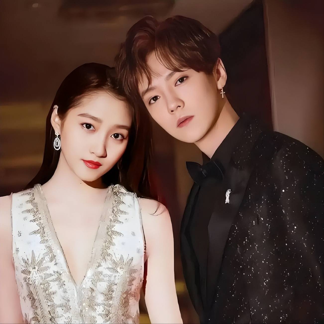 分手了?关晓彤28岁生日,鹿晗七年不断的祝福今年断了,答案明了