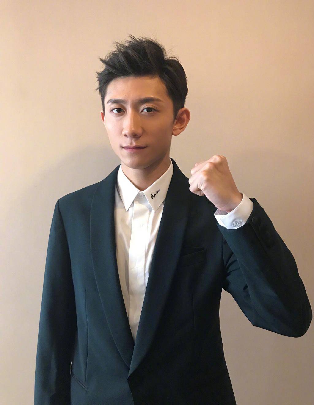 张一山:从"天赋型"到"别把我当好演员",30岁的他很卑微!