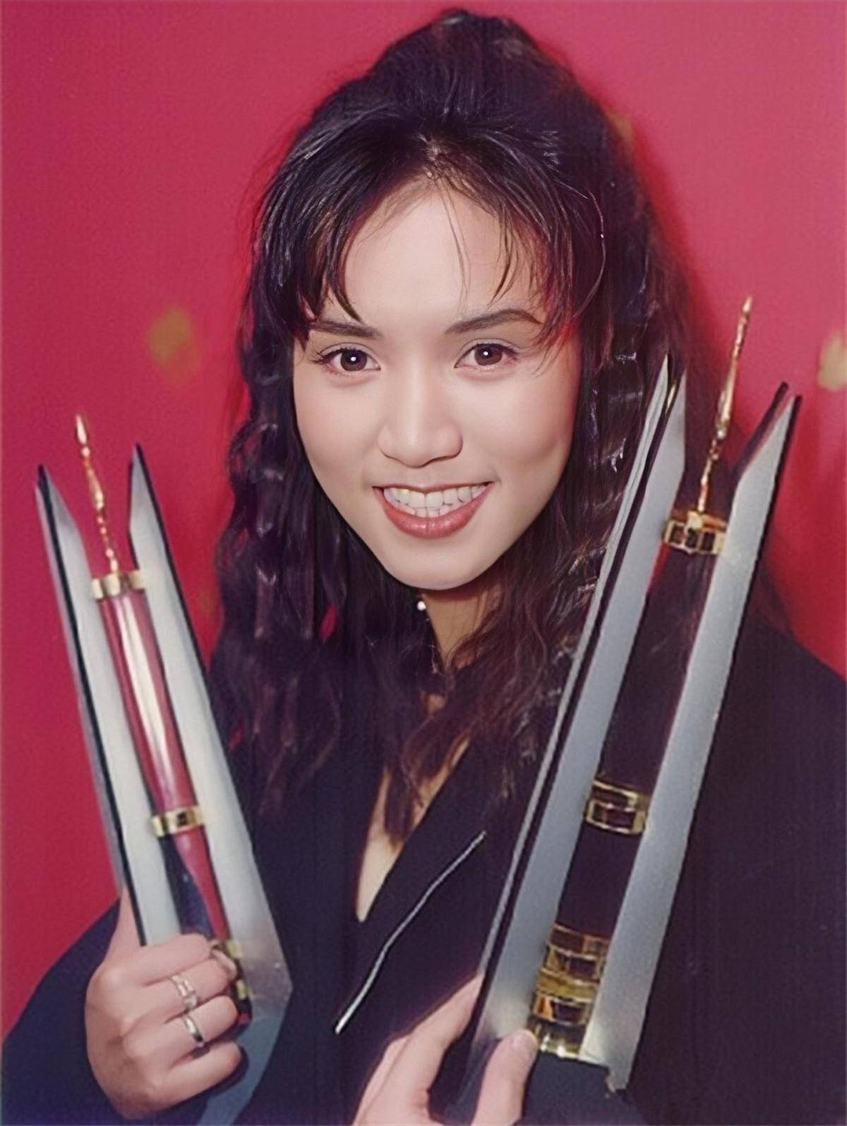从当红歌姬到豪门怨妇黎瑞恩用了12年现在她过得怎么样?