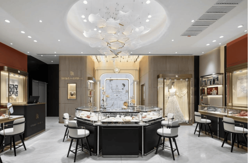 DR钻戒门店焕新，品牌势能与消费体验双重升级