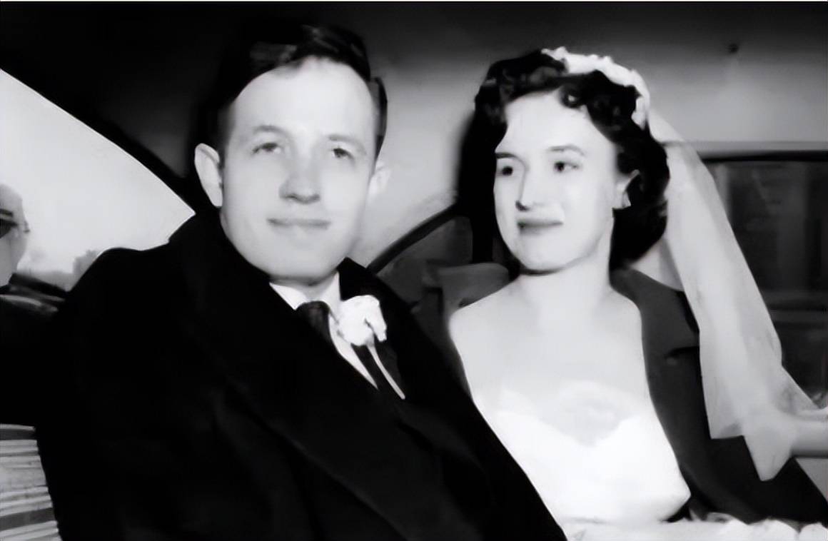 出租车失控的瞬间,87岁的纳什下意识护住了81岁的妻子